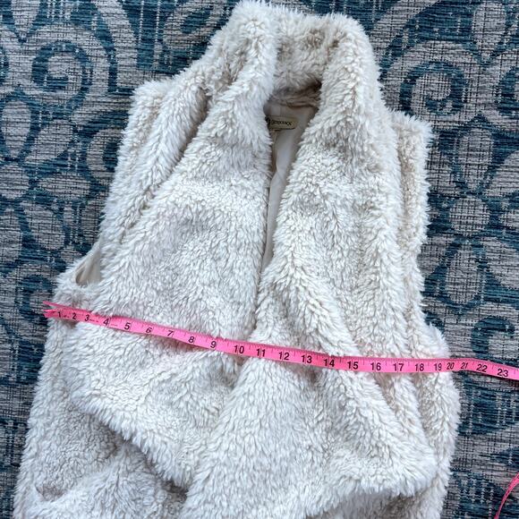 Democracy Cream White Teddy Bear Faux Fur Sherpa Vest - Size L - Picture 7 of 7
